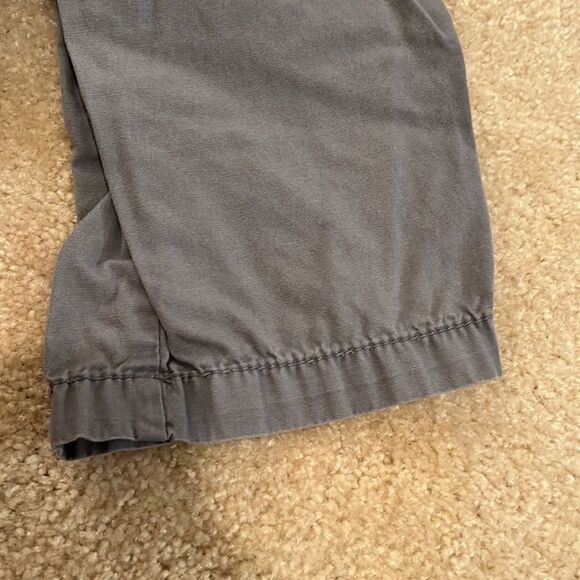 OLD NAVY SIZE LARGE SHORTS - Picture 4 of 11